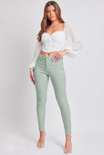 Load image into Gallery viewer, YMI* Hyperstretch Mid-Rise Skinny Jeans