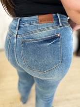 Load image into Gallery viewer, Judy Blue* Rigid Magic Release Hem Jeans (mid rise)