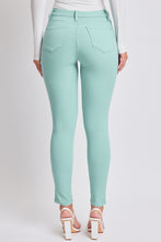 Load image into Gallery viewer, YMI* Hyperstretch Mid-Rise Skinny Jeans