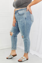 Load image into Gallery viewer, *RESTOCKING SOON!* Judy Blue* Malia Mid Rise Boyfriend Jeans