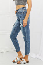 Load image into Gallery viewer, Judy Blue* Dahlia Patch Jeans