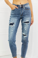 Load image into Gallery viewer, Judy Blue* Dahlia Patch Jeans