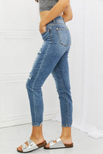 Load image into Gallery viewer, Judy Blue* Dahlia Patch Jeans