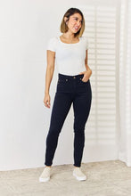 Load image into Gallery viewer, Judy Blue* Tummy Control Skinnies!! (Navy)
