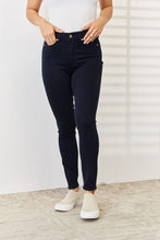 Load image into Gallery viewer, Judy Blue* Tummy Control Skinnies!! (Navy)
