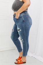 Load image into Gallery viewer, Judy Blue* Dahlia Patch Jeans