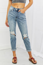 Load image into Gallery viewer, *RESTOCKING SOON!* Judy Blue* Malia Mid Rise Boyfriend Jeans