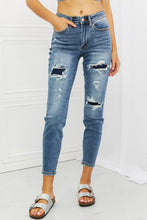 Load image into Gallery viewer, Judy Blue* Dahlia Patch Jeans