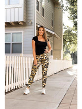 Load image into Gallery viewer, Golden Skulls Floral Luxe Leggings
