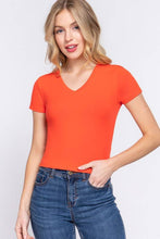 Load image into Gallery viewer, Short Sleeve V-neck Crop Top: Oat-Oatmeal / L
