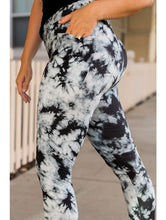 Load image into Gallery viewer, Marble Luxe Leggings (pockets)
