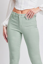 Load image into Gallery viewer, YMI* Hyperstretch Mid-Rise Skinny Jeans
